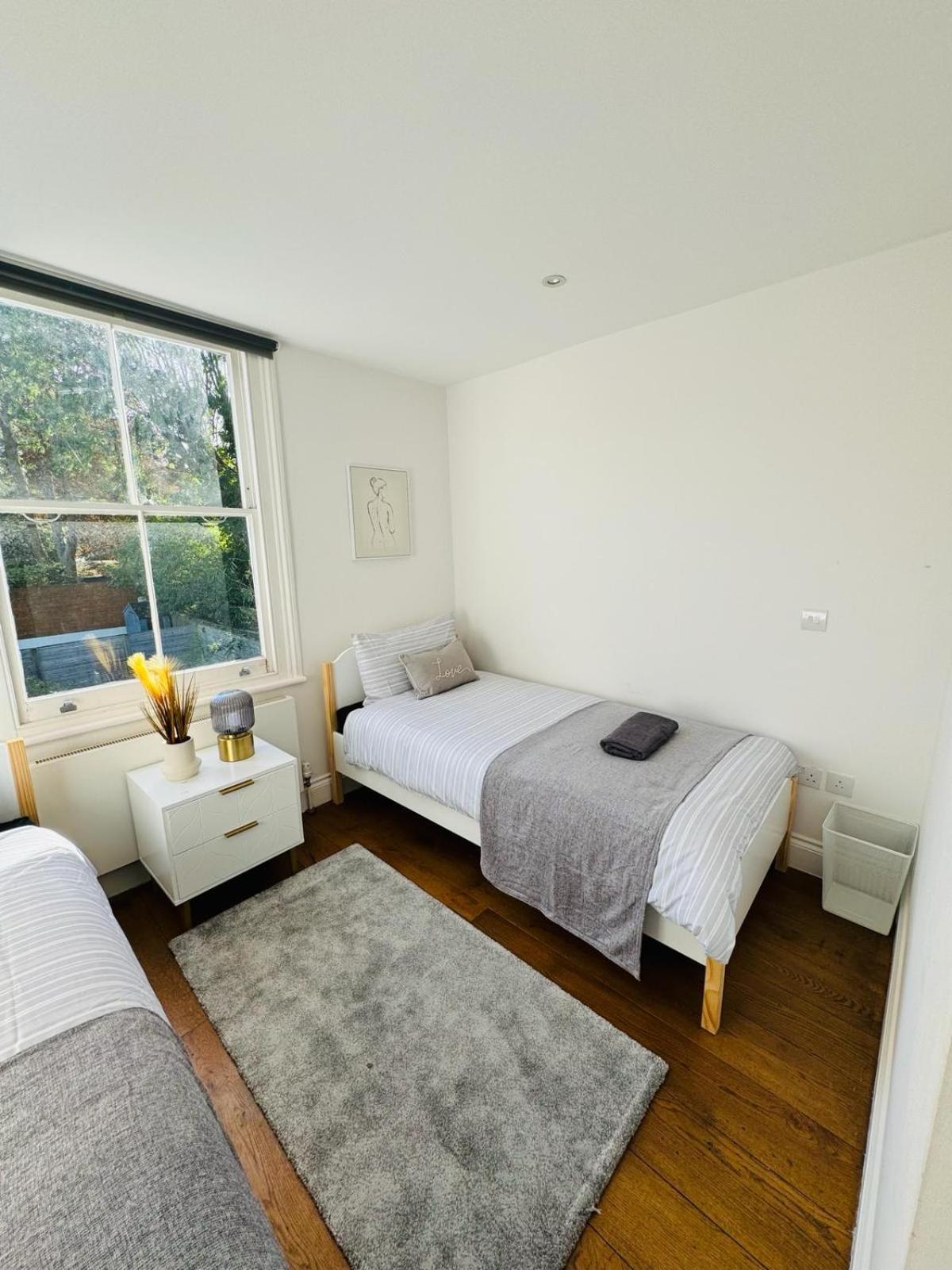 Stunning Flat In Chiswick Apartment Londra Exterior foto