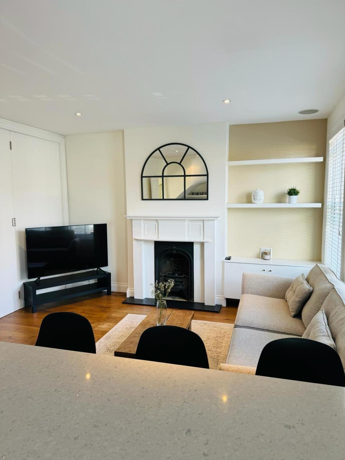 Stunning Flat In Chiswick Apartment Londra Exterior foto