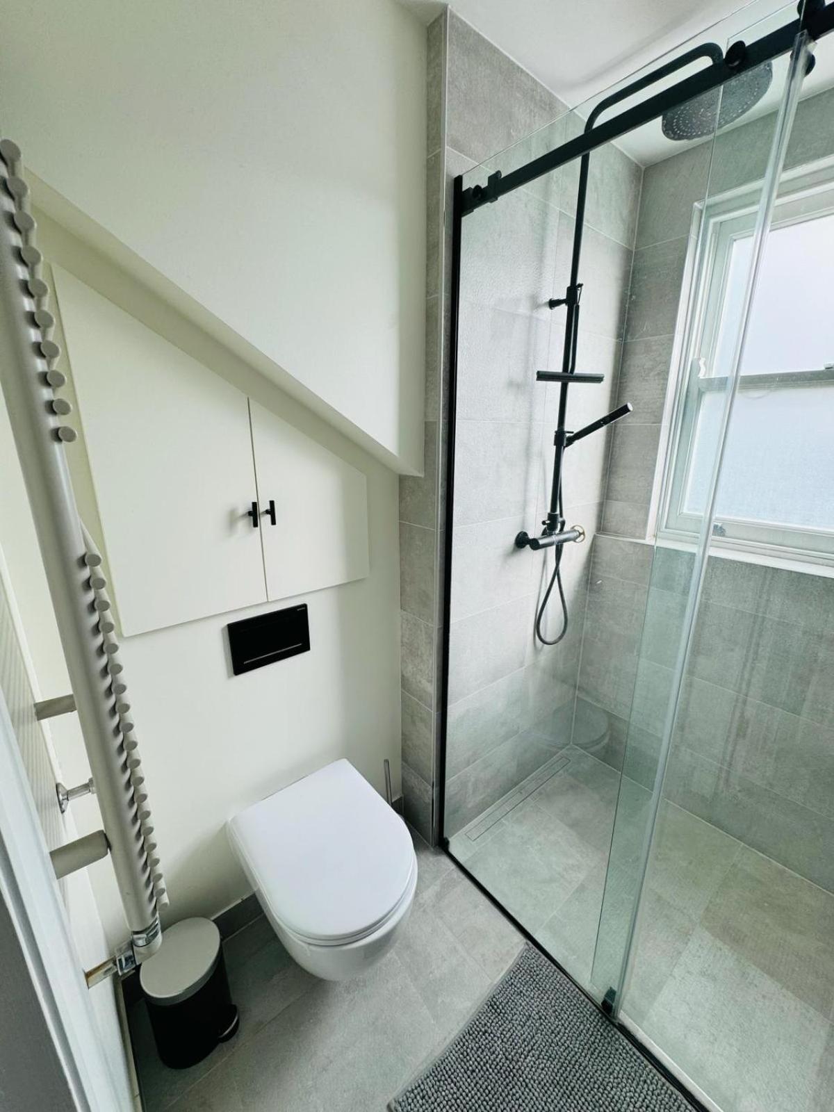Stunning Flat In Chiswick Apartment Londra Exterior foto