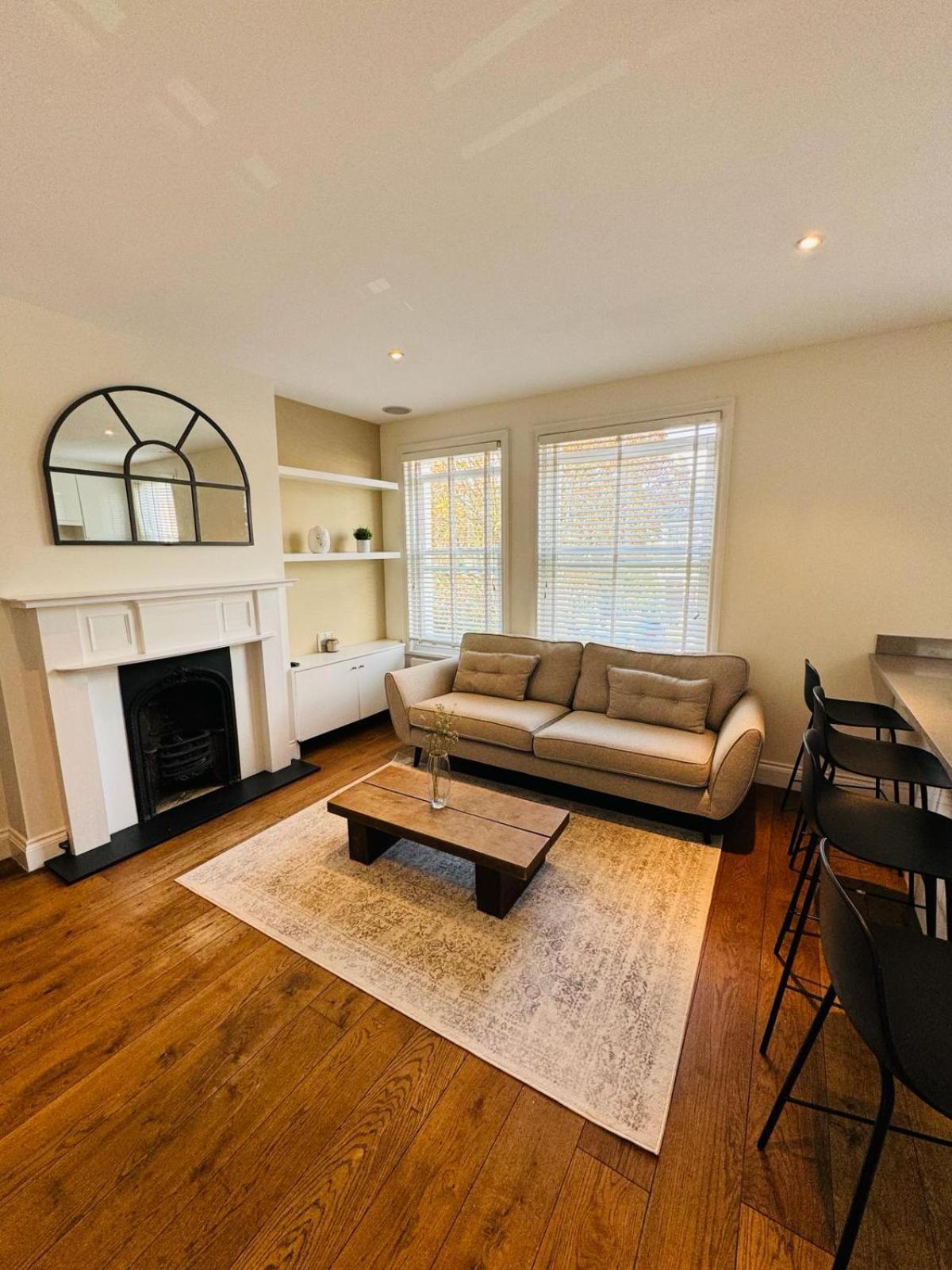 Stunning Flat In Chiswick Apartment Londra Exterior foto