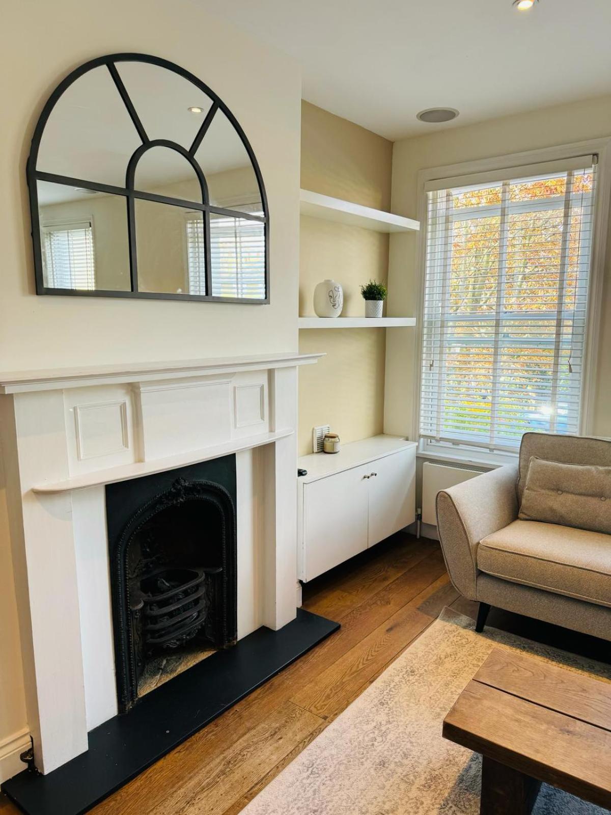 Stunning Flat In Chiswick Apartment Londra Exterior foto