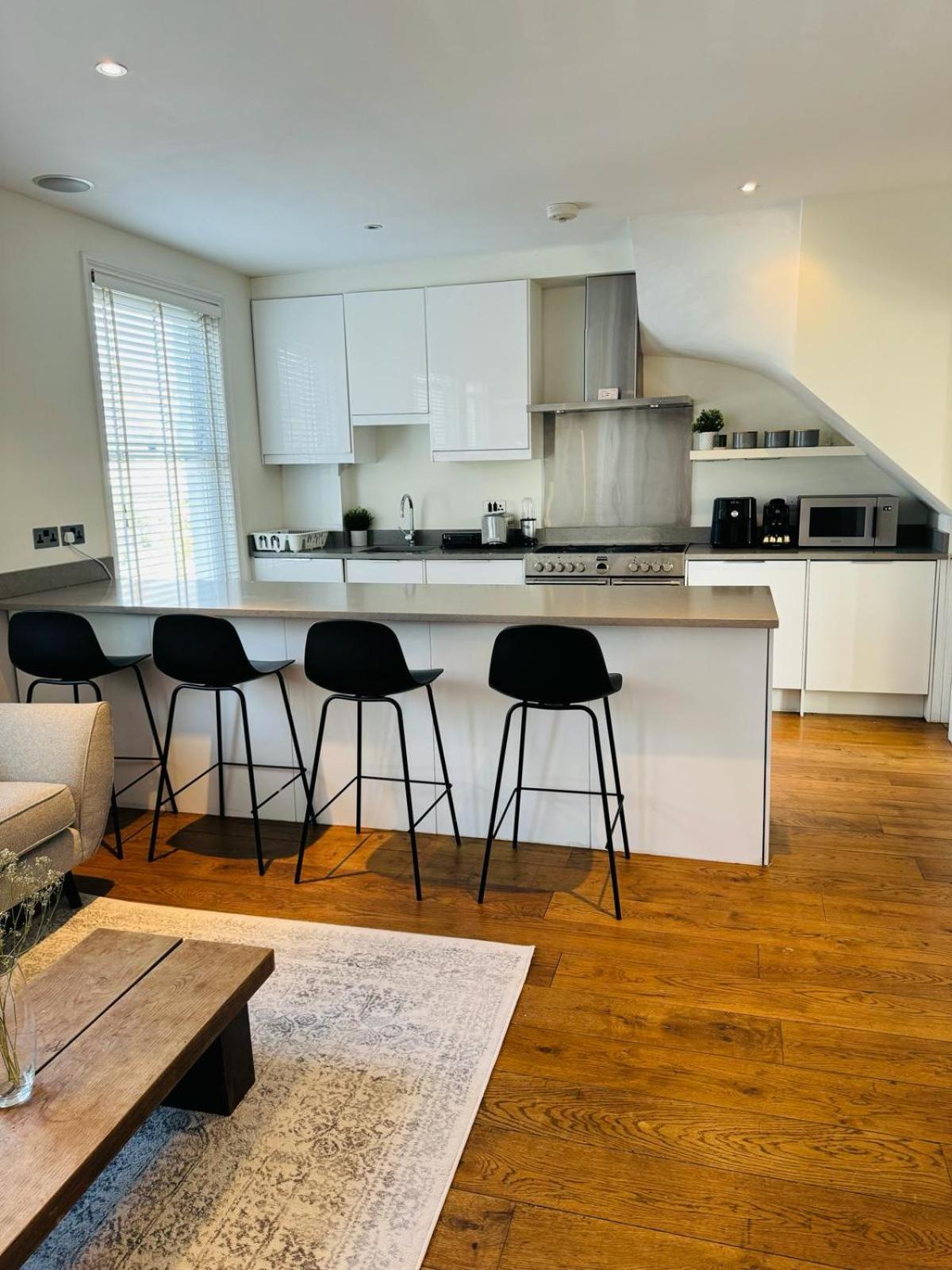 Stunning Flat In Chiswick Apartment Londra Exterior foto