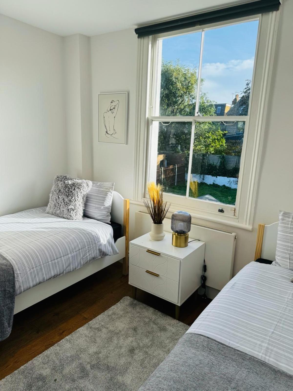 Stunning Flat In Chiswick Apartment Londra Exterior foto