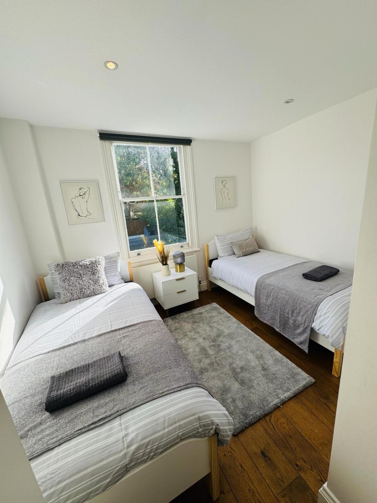 Stunning Flat In Chiswick Apartment Londra Exterior foto