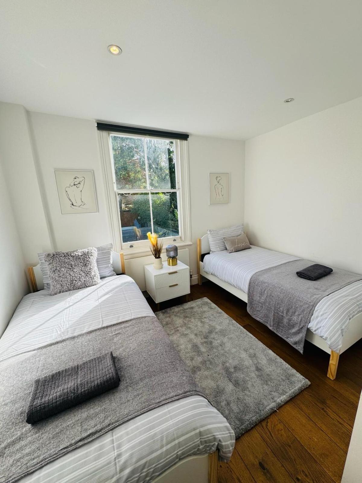 Stunning Flat In Chiswick Apartment Londra Exterior foto
