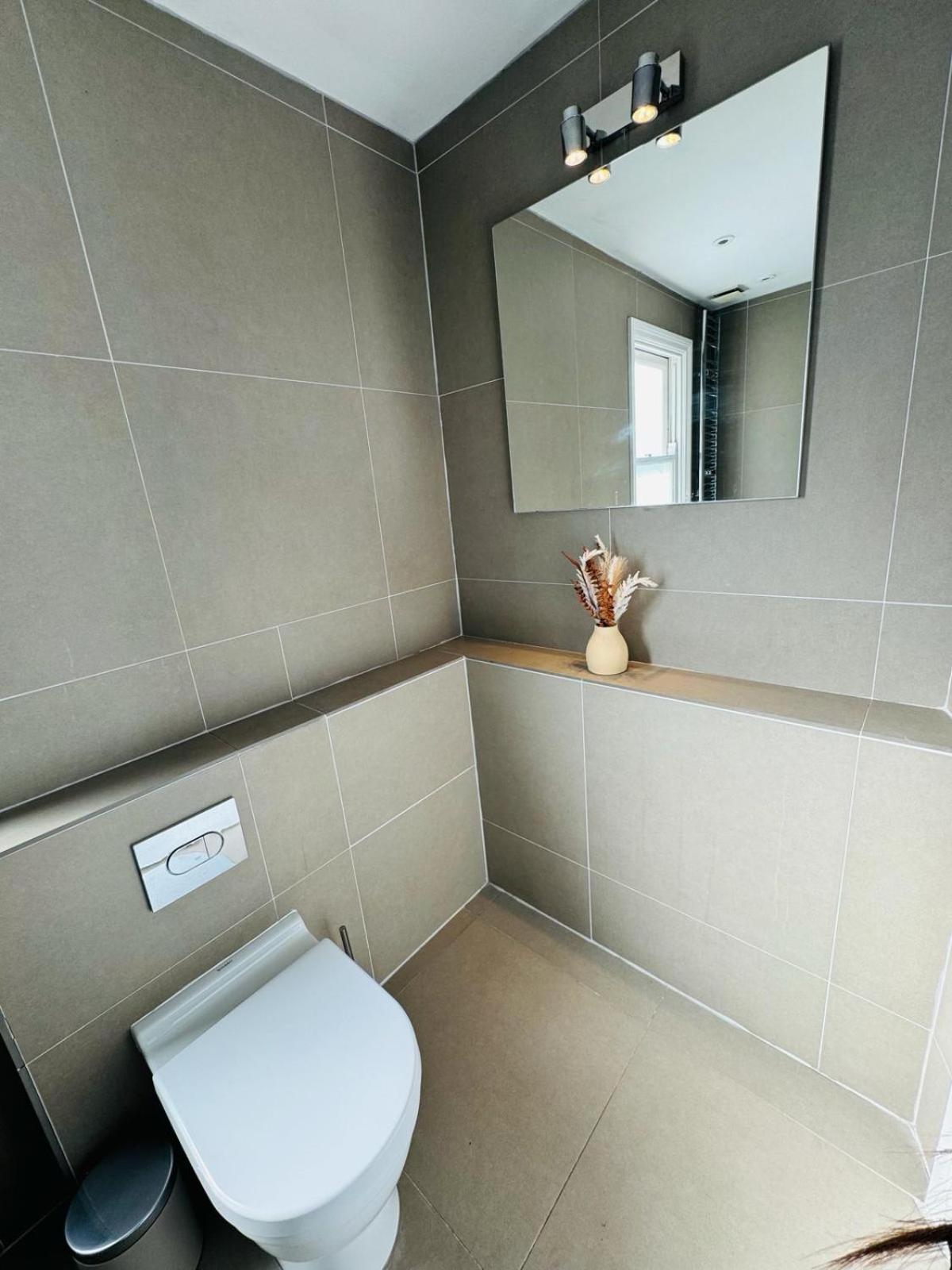 Stunning Flat In Chiswick Apartment Londra Exterior foto